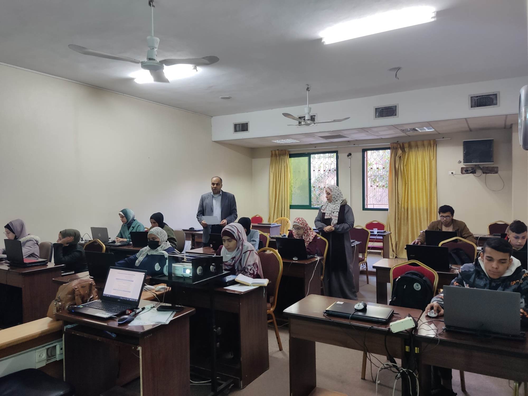 بدء الاختبارات النهائية للفصل الأول 2022 -2023 للطلبة الصم بالجامعة الإسلامية بغزة…